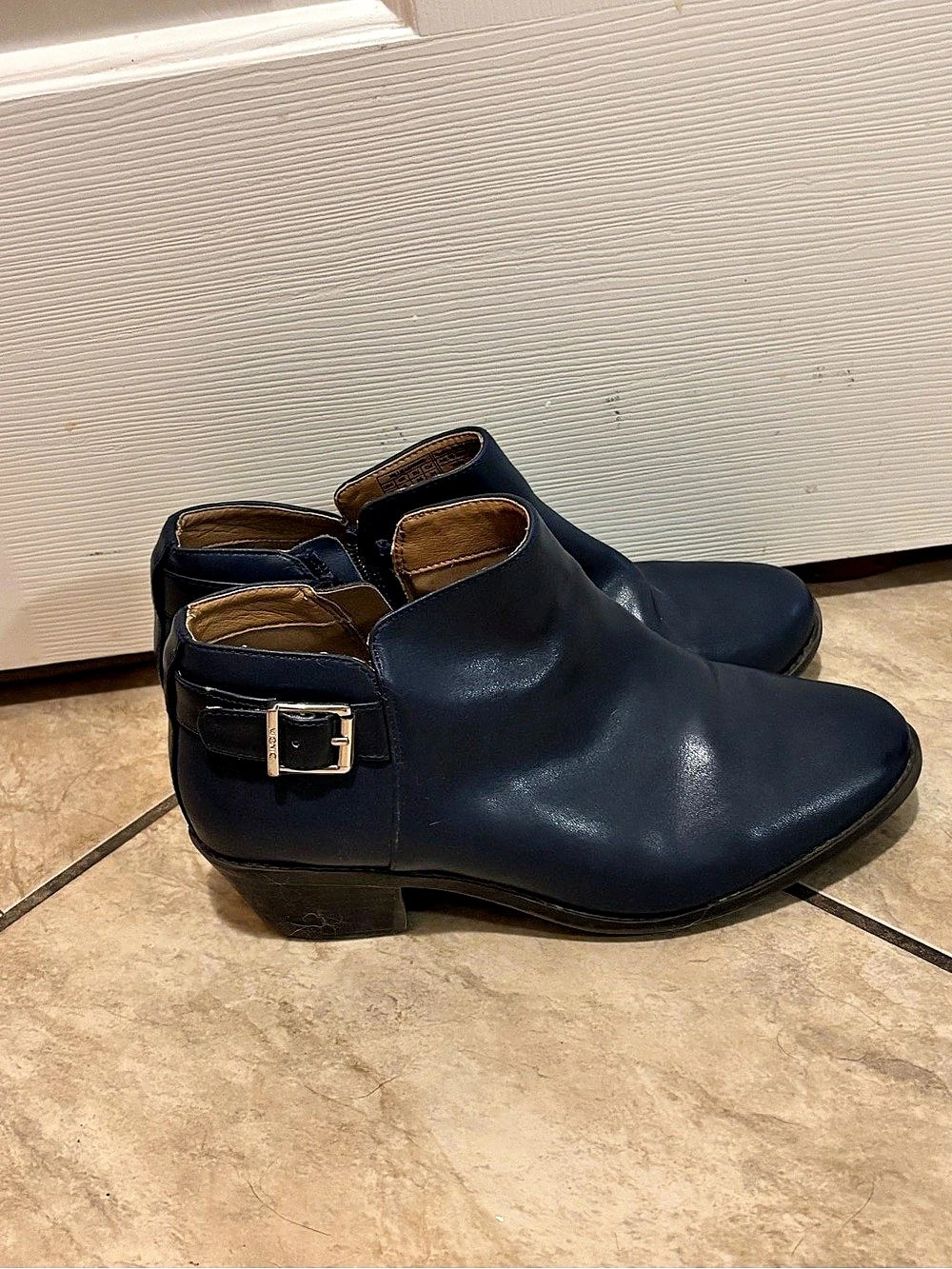 Vionic Millie navy leather ankle Boots